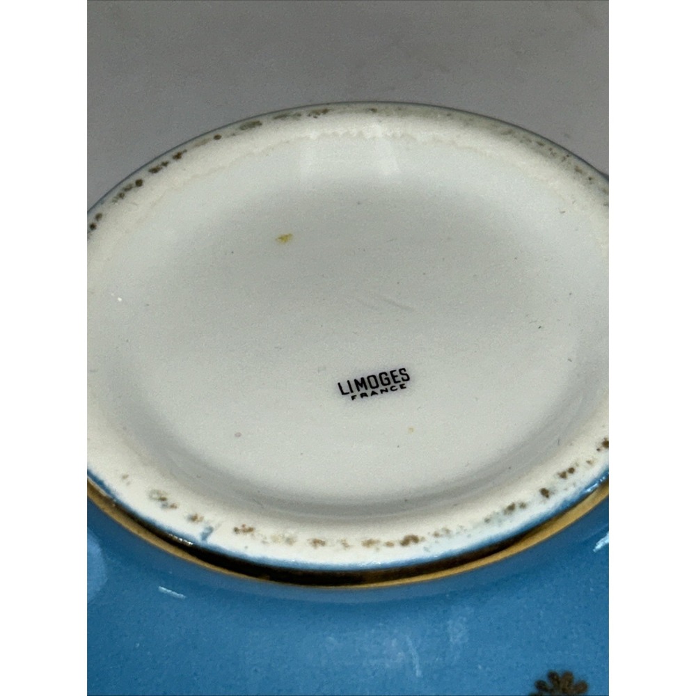 VTG Limoges Courting Couple Scene Blue & Gold Accent Porcelain Trinket Box - Picture 6 of 10